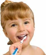 placca/tartaro con lezione di igiene per imparare a spazzolare i denti nella maniera corretta.