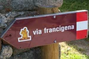 L antico tracciato della via Francigena si racconta con la Passeggiata d... http://www.agenziaimpress.it/lantico-tracciato-della-via-francigena-si-... 2 di 3 19/12/2015 9.