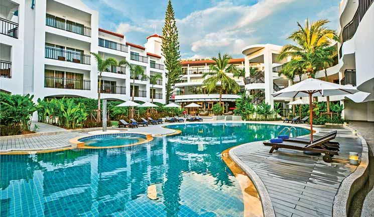 Il Novotel Phuket Karon Beach Resort si trova nella zona sudoccidentale dell isola di Phuket, a breve distanza dalla lunga spiaggia di Karon e a circa 500 mt dal Mercato Notturno.
