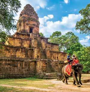 Si inizia dal Palazzo Reale costruito nel 1866 dal re Norodom ed esempio notevole dell arte khmer; a seguire la pagoda d Argento, all interno del complesso che ospita il Palazzo Reale.