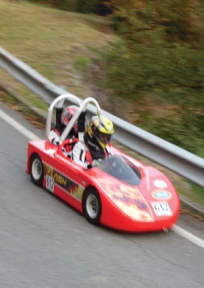 L altra categoria riservata ai Kart senza motore, con 15 piloti impegnati, premia le discese di Sauro Donini (Team Dameiana Verona) che precede di soli sessanta centesimi il compagno di scuderia