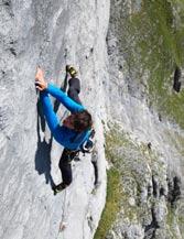 lunedì 20 maggio Matteo Della Bordella nella complicata sezione finale di L5, 8b, Infinite Jest (foto di Pietro Bagnara) Ore 18.