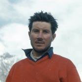 Walter Bonatti grande alpinista, ma anche esploratore e giornalista quando ritenne che il mondo era più grande, e che si poteva conoscerlo non solo andando in alto ma anche attraversandolo nei suoi