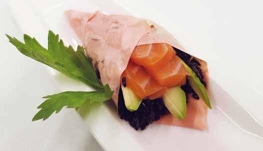 Temaki Cono di riso con alga 077 Spicy salmon temaki