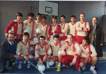 Polisportiva La Torre Novembre 2011 Pallavolo Informa 1 Squadra maschile 1982-1983 Nel festeggiare il 30 di fondazione della Polisportiva la Torre sezione Pallavolo associazione dilettantistica,