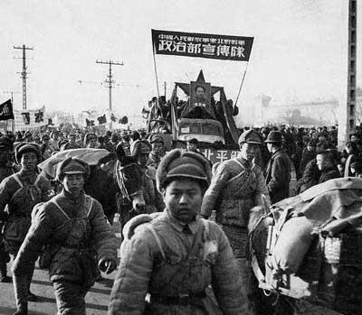 La Rivoluzione cinese: caratteri originali 1930-34 campagne del Kmt per l annientamento delle basi sovietiche in Cina meridionale Lunga marcia (1934-35) dell Epl.