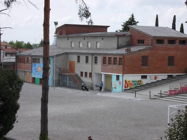 Vista del teatro parrocchiale dall area dell oratorio 2 opere di demolizione completa dell edificio Tale intervento è quello oggetto della presente pratica, con il quale si prevede la totale