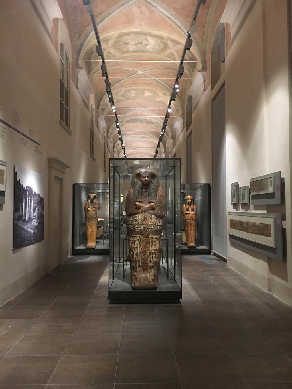 Il Museo Egizio Con la nomina a direttore di Ernesto Schiaparelli nel 1894, si comprende l importanza della contestualizzazione archeologica dei reperti tramite un attività sul campo.
