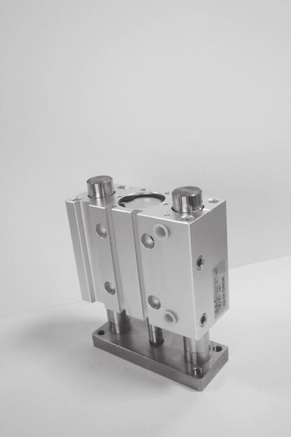I cilindri della serie BG sono a doppio effetto e hanno il pistone magnetico e la piastra d acciaio di serie e prevedono l applicazione di sensori magnetici.