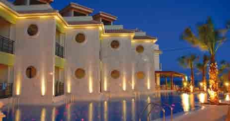 HOTEL TSILIVI PALAZETTO 4 H Tsilivi / www.tsilivi-beach-hotel.gr Posizione: situato su una tra le più belle spiagge sabbiose dell isola, a 300 m dal centro di Tsilivi e 7 km dall aeroporto.