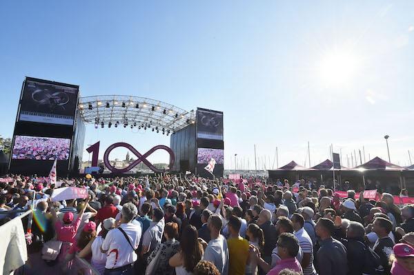 LA CORSA ROSA AL GIRO DI BOA Grandi numeri per la prima metà del Giro 100. Foligno 15 maggio 2017. La prima parte del Giro d Italia ha fatto registrare un grande successo mediatico.