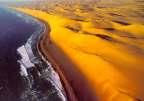 Il Damaraland, il cui nome deriva dall etnia dei Damara, è caratterizzata da alcune selvagge montagne desertiche e da altopiani con vegetazione a macchia.