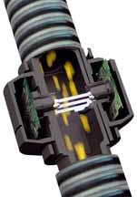 A richiesta sul timone di accoppiamento al trattore possono essere inserite le ruote gommate, per esercitare nell interasse del trattore una compressione