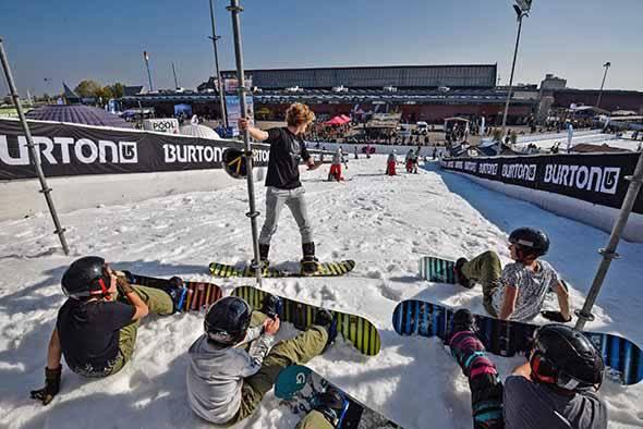 SCUOLA SCI Nel cuore dell area esterna la pista innevata è il riferimento per gli amanti della discesa.