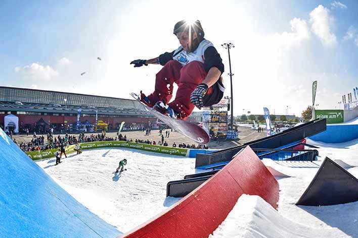 1 evento per la montagna SNOWBOARD VILLAGE Una nuova area tematica dedicata al mondo dello snowboard.