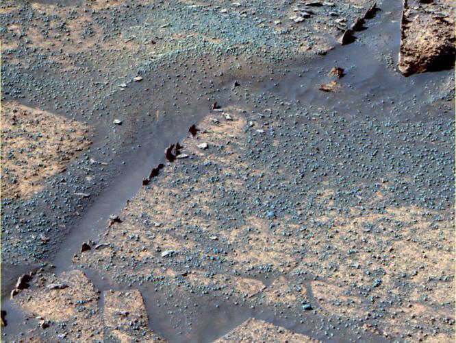 Effetti del flusso d acqua su Marte Bedogni Roberto
