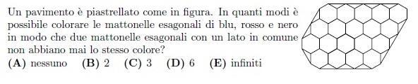 1) Considero la parte di figura più generica rappresentata dal fiore a sei petali. Scelto il colore del centro, mi rimangono solo due colori da utilizzare per i petali.