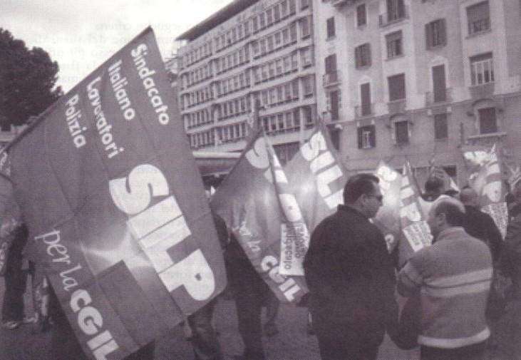 Speciale previdenza bra voler adottare anche a costo di provocare un pericoloso abbassamento dei livelli di sicurezza dei cittadini e degli operatori''.