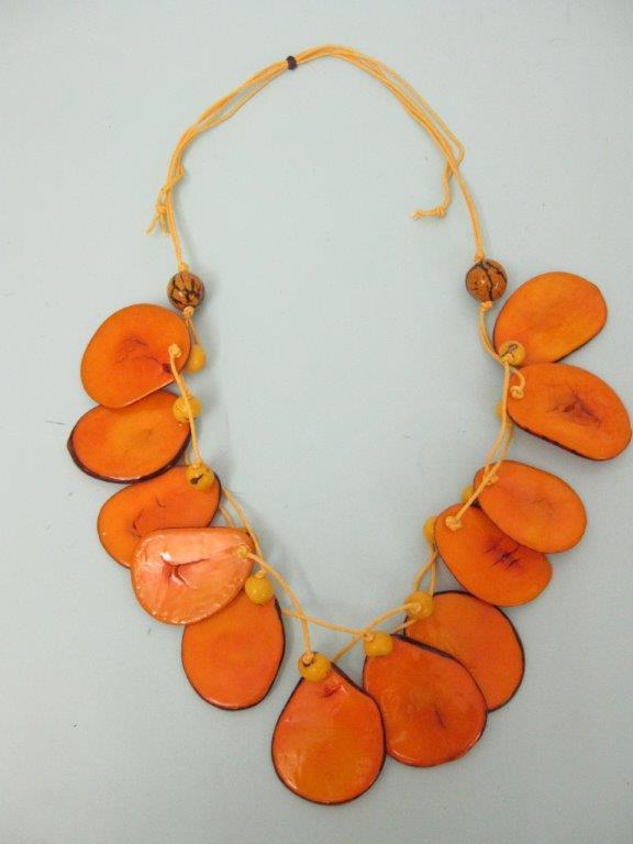 20_1 Collana tagua