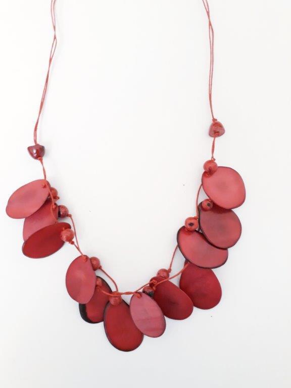 3.20 Collana tagua