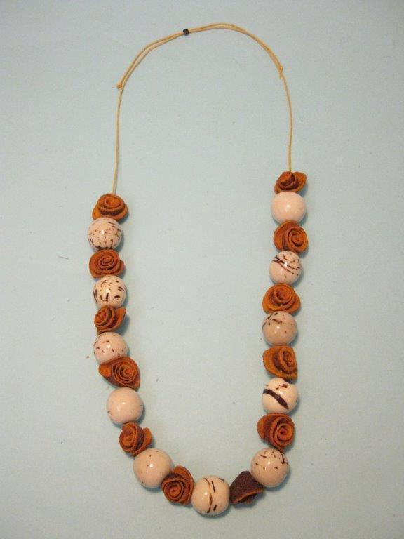 20_1 Collana tagua