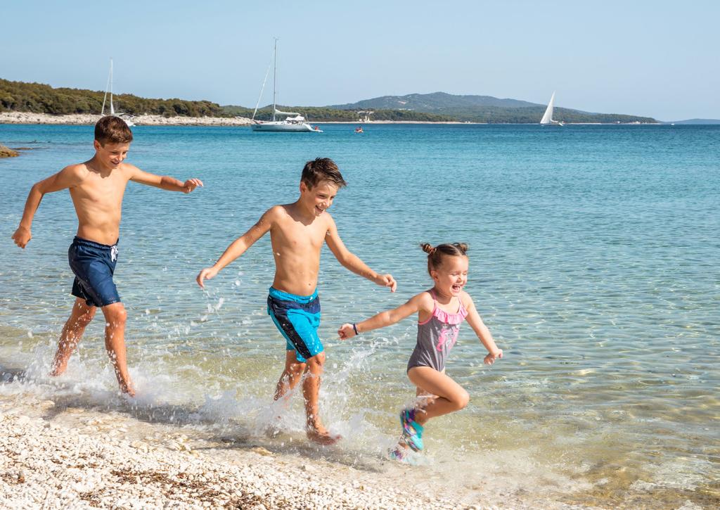 SPIAGGE Le numerose spiagge e le baie nascoste dell arcipelago di Lussino incantano con