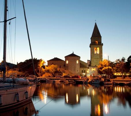 PICCOLI PAESI Scopri Lussingrande e il suo porto, prendi la barca e salpa verso le spiagge paradisiache degli isolotti