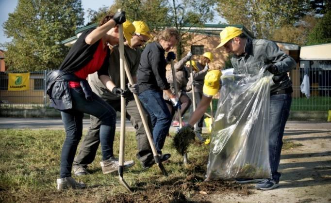 con l azienda Dotazione dei kit di lavoro per garantire la sicurezza dei partecipanti e copertura