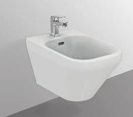 0032090 60 x 50 bianco K083701 657,000 0032127 Semicolonna bianco T429301 219,000 0032125 Bidet sospeso con fissaggi completamente nascosti a corredo.