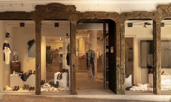MODA S BOUTIQUE La Boutique Moda s è stata fondata nell anno 2000 da