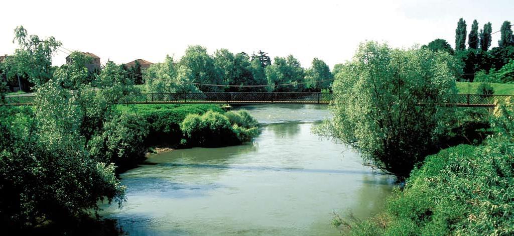 ITINERARI TURISTICO CULTURALI IL PERIURBANO, dove città e campagna contendono il territorio Via Sant Andrea conduce in direzione della località San Giacomo, che raggiunge proseguendo per via Puccini.