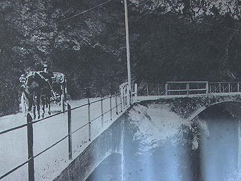 Nel 1906 fu aperta la vecchia strada, la "vecchia strada della Valcellina". Fu costruita quando la prima centrale idroelettrica fu creata nella valle.