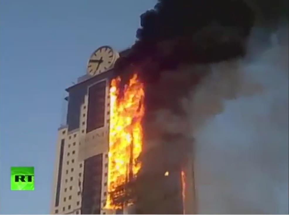 Nel grattacielo c'è anche l'appartamento donato dal leader ceceno Ramzan Kadyrov a Gerard Depardieu che è situato al 27 piano.
