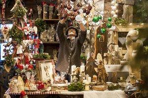 MERCAT INO DI NAT ALE DI BRUNICO Il tradizionale Mercatino di Natale si svolge dal 23 novembre 2018 al 6 gennaio 2019 nel centro di Brunico.