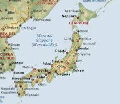 TERRITORIO Il Giappone è formato da 4 isole principali che, naturalmente, costituiscono la maggior parte del paese e, oltre ad esse, abbiamo 3000 isole minuscole.
