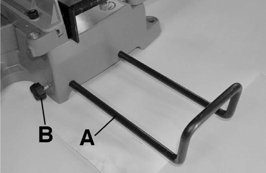 ASSEMBLING THE EXTENSIBLE SUPPORTS The mitre saw is equipped with two lateral extensible supports (A) Fig.5 useful to support long work-pieces during the cut.