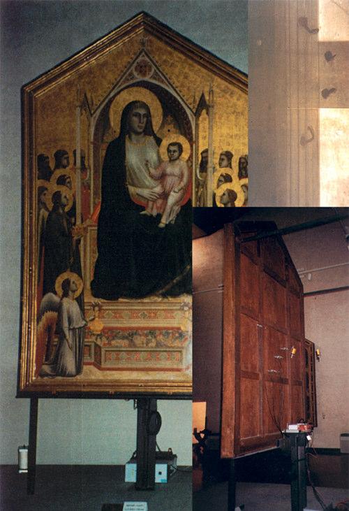 Il supporto di questo dipinto è costituito da due strati fra loro perpendicolari di lamelle di Pioppo, curvate a vapore e incollate I dipinti di Giotto, e di altri grandi Maestri, nella galleria