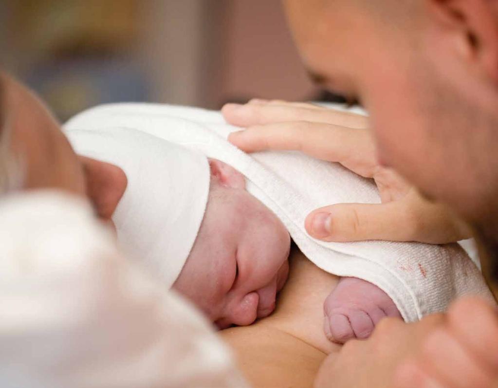 In sala parto le levatrici favoriscono l immediato contatto pelle-a-pelle tra madre e bimbo, sorvegliando con occhi discreti ma attenti la salute della neo-famiglia, cercando di interferire il meno