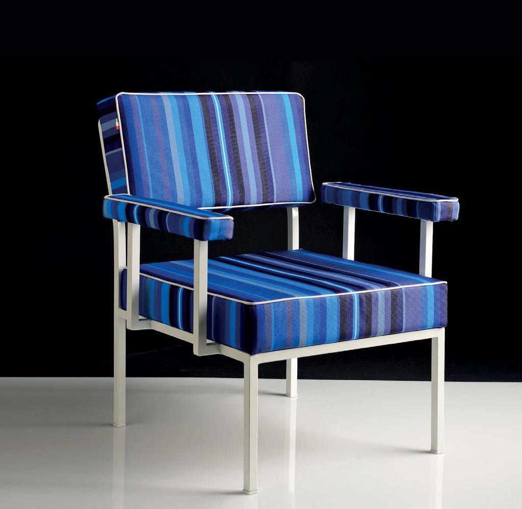 POLTRONCINA HARMCHAIR ROOFTOP 51 x 55 x H 73 cm Colori tessuti disponibili Available fabric colors Portofino