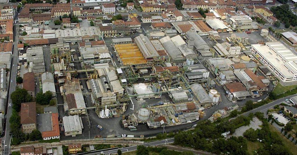 THE CAFFARO INDUSTRIAL SITE Soda production factory (Kellner-Solvay method with mercury cathode and graphite anode) active since 1905 in the urban area of Brescia In 1912, the production of