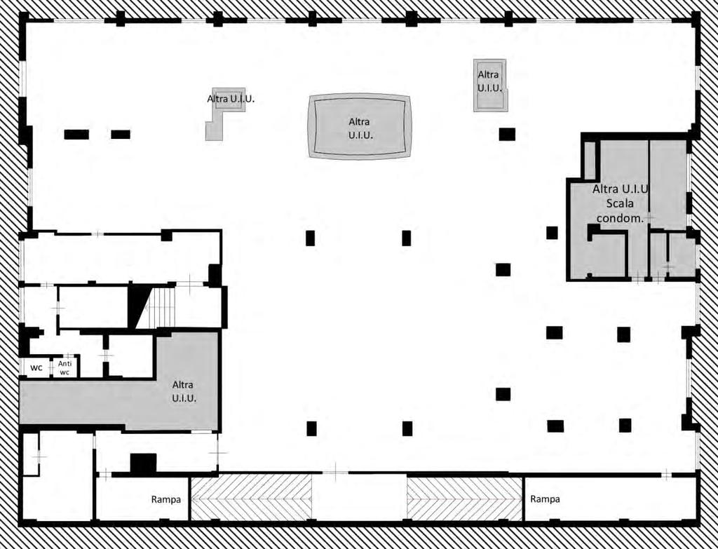 La conformazione interna dell immobile lo rende particolarmente interessante per imprenditori del fitness, che vogliano realizzare una struttura moderna e innovativa in una zona in cui sono poche le