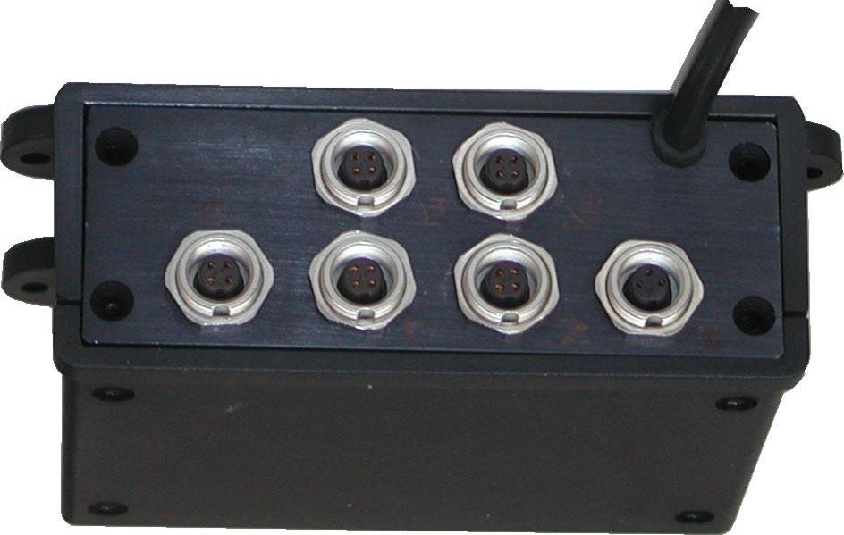La Junction Box La Junction Box, riportata nella fotografia seguente, assolve 2 differenti funzioni: essa serve a contenere il pacco batterie ( costituito da 6 batterie AAA alcaline ) e serve a