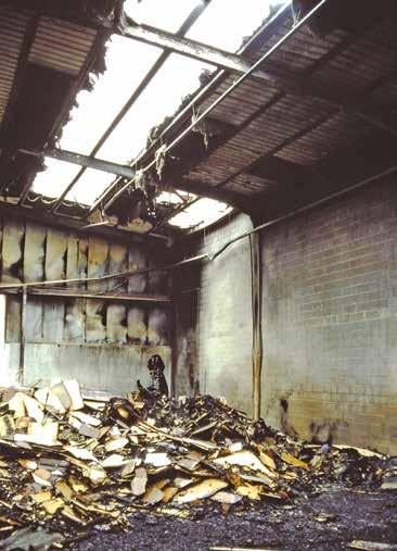Magazzino industriale Anche in seguito ad un incendio che ha distrutto l intero edificio, le pareti in Lecablocco