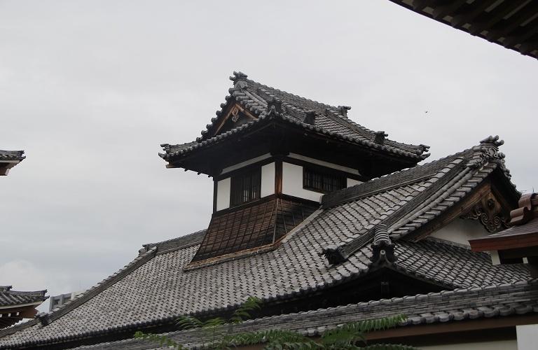 Visita al nuovo castello, ricostruito per tramandare i fasti della città all epoca dei samurai. A seguito, il Tempio di?