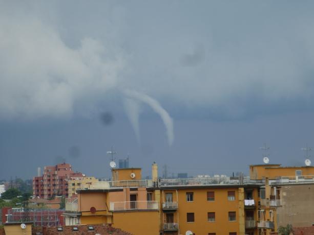 Rapporto dell evento meteorologico del 30 aprile 2014 A cura di Unità Radarmeteorologia, Radarpluviometria, Nowcasting e Reti