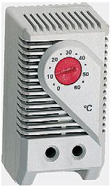 La convezione propria della superficie del quadro viene migliorata ed ostacolata la formazione esterna di calore. Ventilatore a rack 19 Potenza W Tensione V Serie Nr.