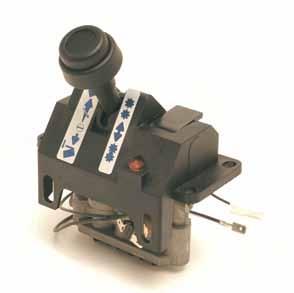 leva sezione 22-Tip with automatic return lever in reset position for Tip function D125 3000 D125 3060 * * Con indicatore di pressione e spia/ With pressure switch and warning lamp Raccordi