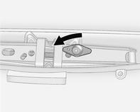 Il martinetto e gli attrezzi del veicolo si trovano nel vano portaoggetti sotto la copertura del pianale nel vano di carico.