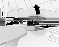 Oggetti e bagagli 69 Rimuovere la copertura Copertura portaoggetti del pianale posteriore Aprire la copertura del vano di carico.