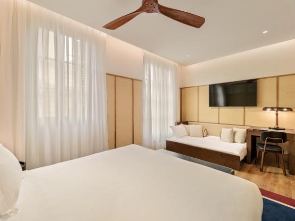 CLASSIC CATEDRAL Doppie Deluxe: ampie camere di 32 m² con divano letto e vista sull atrio